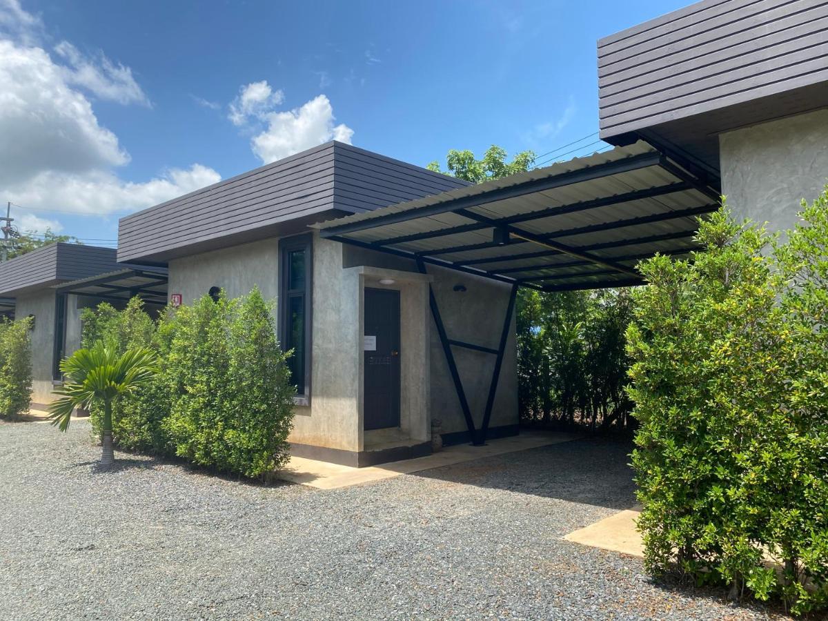 The Loft House Sakaeo Hotel Watthana Nakhon Bagian luar foto