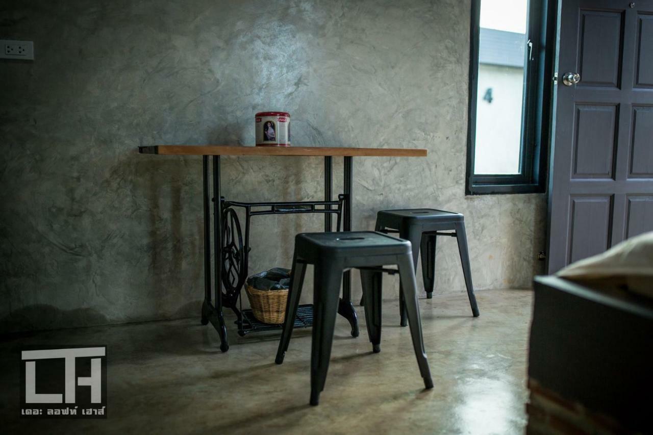 The Loft House Sakaeo Hotel Watthana Nakhon Bagian luar foto