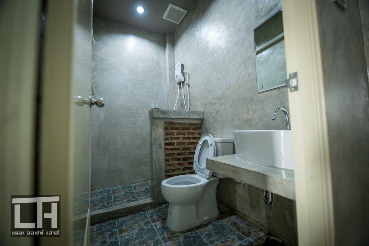 The Loft House Sakaeo Hotel Watthana Nakhon Bagian luar foto