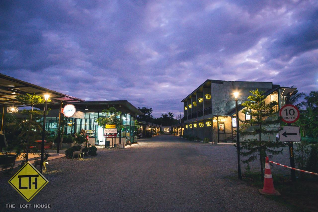 The Loft House Sakaeo Hotel Watthana Nakhon Bagian luar foto