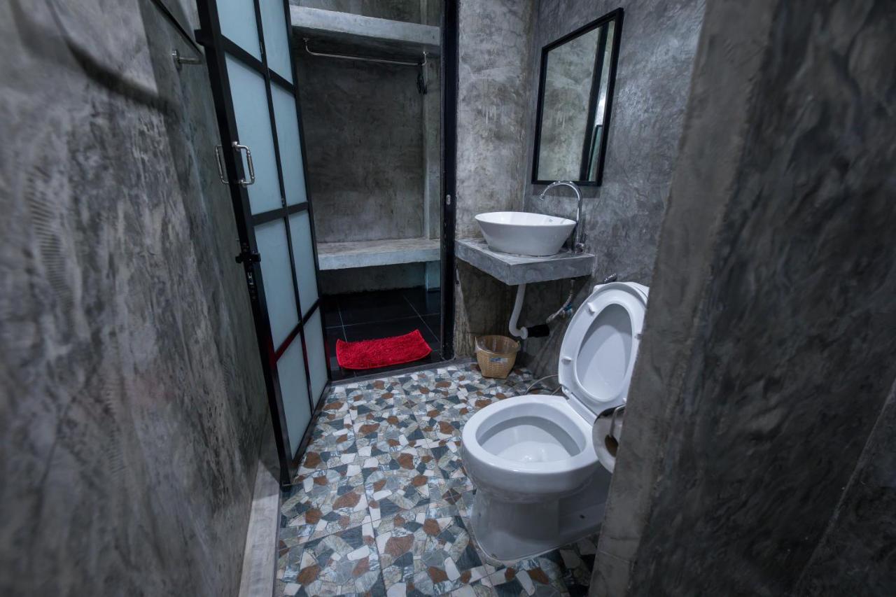 The Loft House Sakaeo Hotel Watthana Nakhon Bagian luar foto