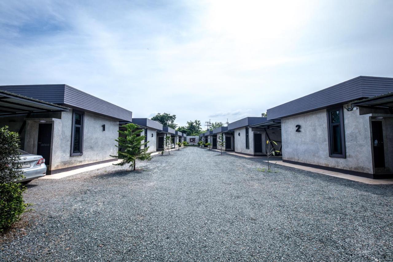 The Loft House Sakaeo Hotel Watthana Nakhon Bagian luar foto